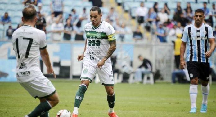 giovanni-augusto-no-jogo-contra-o-gremio-23042022135912163.jpeg