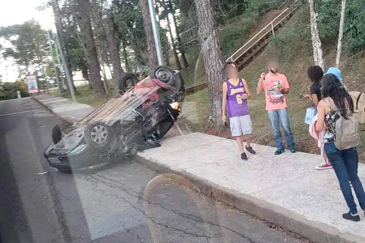 capotamento-ufjf-reproducao-redes-sociais.jpg