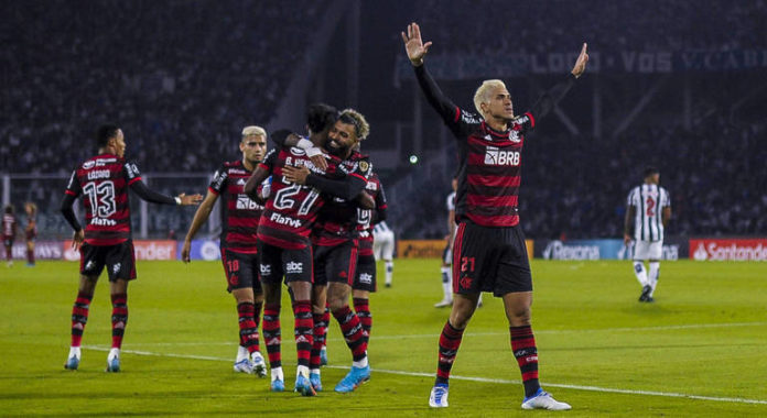 flamengo-05052022165011589.jpeg Pedro comemorando gol durante a partida entre Talleres e Flamengo, pela Libertadores