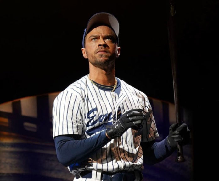 Após vazamento, Jesse Williams comenta nudez em peça na Broadway