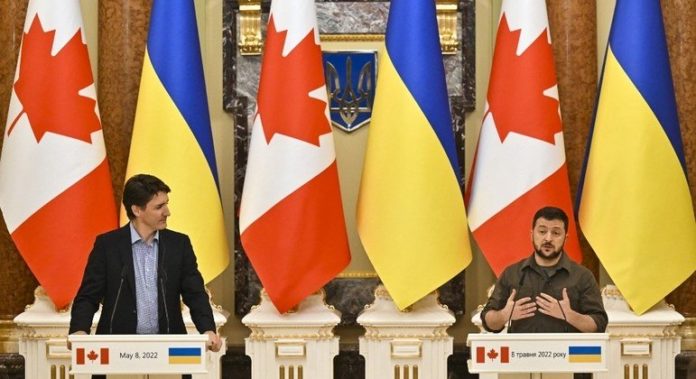 justin-trudeau-primeiro-ministro-do-canada-volodmir-zelenski-ucrania-presidente-08052022164107451.jpeg Justin Trudeau (à esq.) e Volodmir Zelenski (à dir.) em coletiva de imprensa após encontro