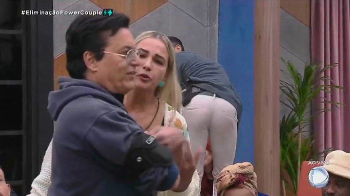 Power Couple: Nahim chama Matheus de "bichona" após retorno da DR