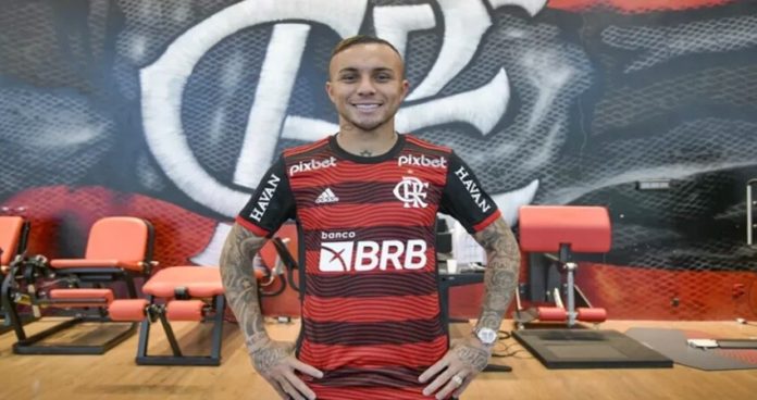 Everton Cebolinha joga hoje contra o Atlético-MG pela Copa do Brasil
