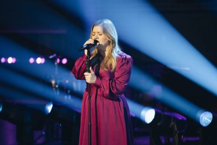 Kelly-Clarkson-3-800x534.jpg Kelly Clarkson atende pedidos do público e lança EP de covers