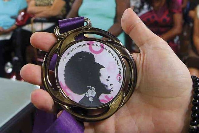 Medalha-Rosa-Cabinda-Fernando-Priamo-1.jpg
