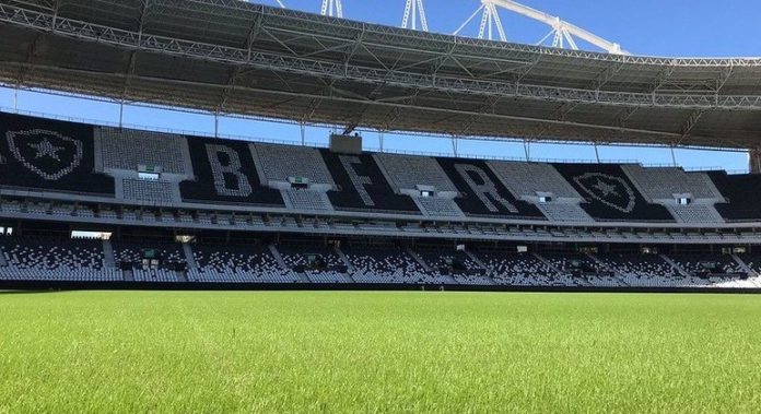 Estádio Nilton Santos passa por reforma em seu gramado