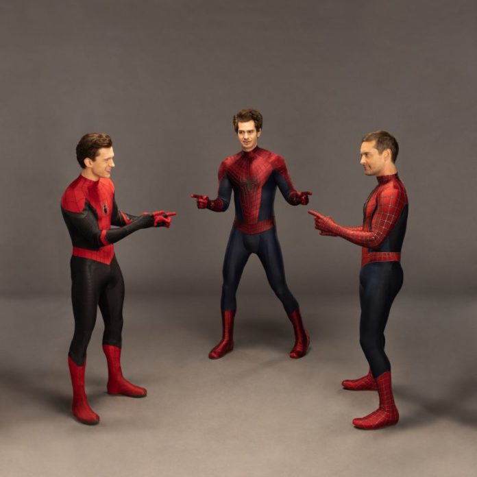 S.O.S.! Tom Holland, Andrew Garfield e Tobey Maguire recriam meme do Homem-Aranha