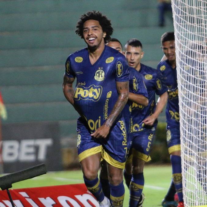 osman-comemora-seu-gol-contra-o-brasil-de-pelotas-05062022112355209.jpeg