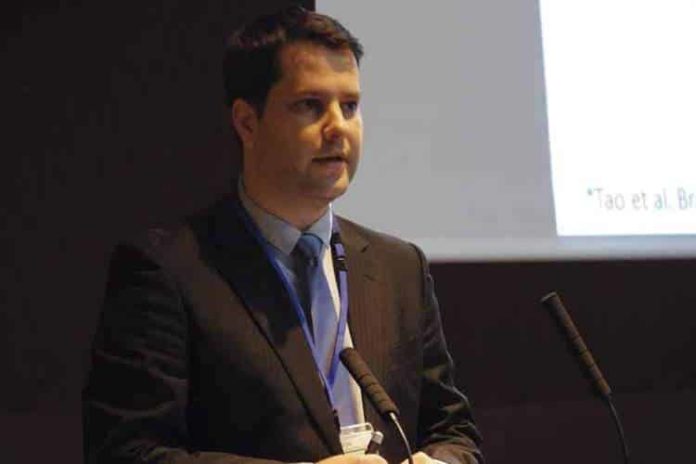 prof-do-Dept-de-Ciencias-Farmaceuticas-da-Faculdade-de-Farmacia-3-Frederico-Pittella-Silva-Arquivo-Pessoal.jpg