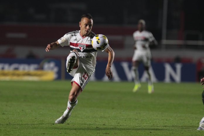 Time titular do São Paulo pode sofrer mudanças para enfrentar novamente o Palmeiras
