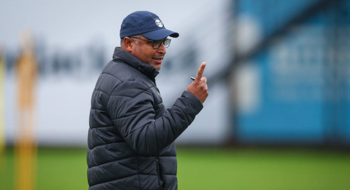 roger-machado-em-treino-do-gremio-06062022191443390.jpeg