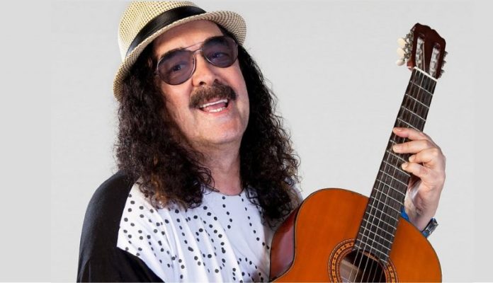 6e100b693083fe7b237779ffd809d8b7-800x460.jpg Ecad presta homenagem a Moraes Moreira e revela a música mais tocada da carreira do cantor