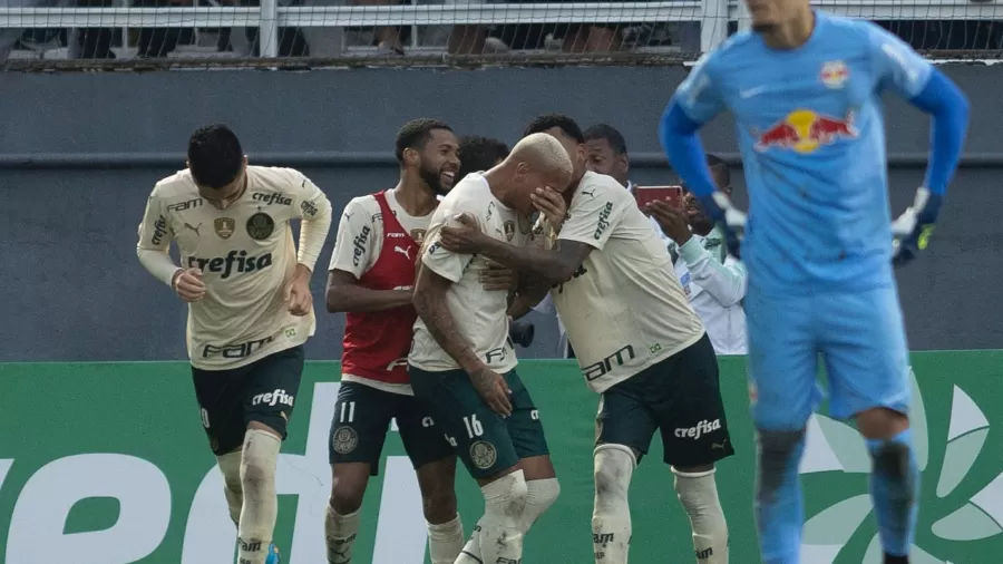 deyverson-chora-apos-marcar-o-ultimo-gol-pelo-palmeiras-contra-o-bragantino-1647809702382_v2_900x506.jpg.webp.webp
