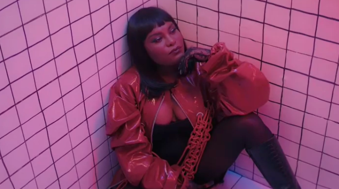 karin-hils-alo.png Karin Hils Alô clipe