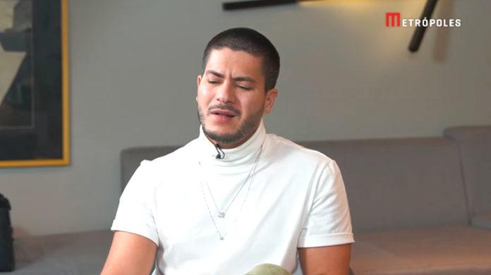 Arthur Aguiar não sabe porque não gostam dele: "gosto pessoal"