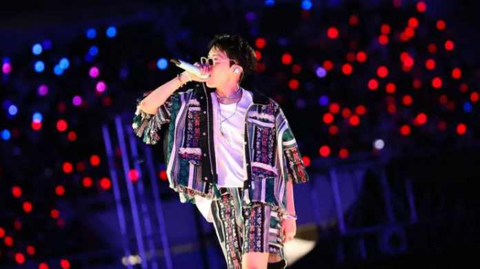 j-hope-lollapalooza-show-2.jpg