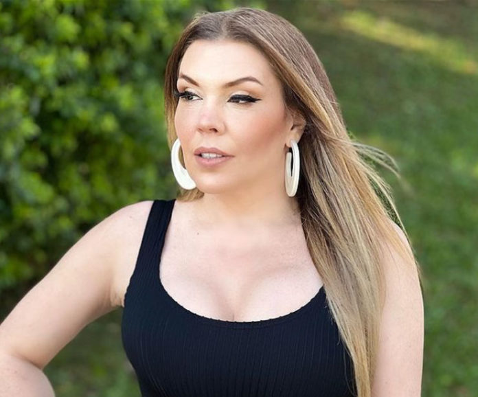 Simony inicia quimioterapia e agradece fãs pelo apoio após revelação