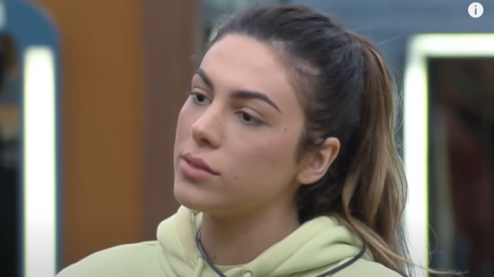 A Fazenda: Alex, Kerline e Tati combinam voto em Pétala na 1ª roça
