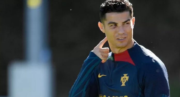 cr7-olho-roxo.jpg CR7 aparece com olho roxo e motivo é revelado. (Foto: Reprodução)