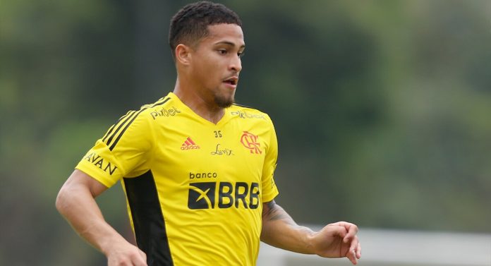 Na mira do Real Madrid, João Gomes renova contrato com o Flamengo e aumenta multa rescisória. (Foto: Reprodução)