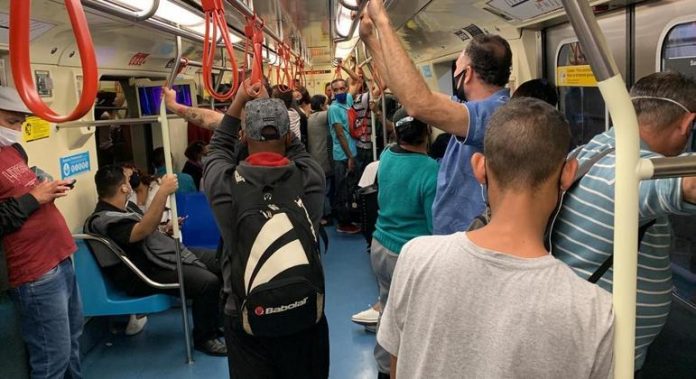 Composições circulam mais cheias do que o habitual para um domingo