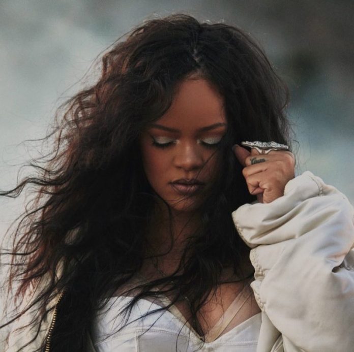 Lift-Me-Up-Rihanna-800x796.jpg Lift Me Up: Rihanna estreia em alta no Spotify, mas não alcança o #1