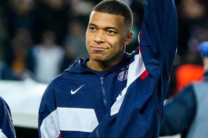 Mbappé pediu pra sair? Atacante quebra silêncio após vitória do PSG.