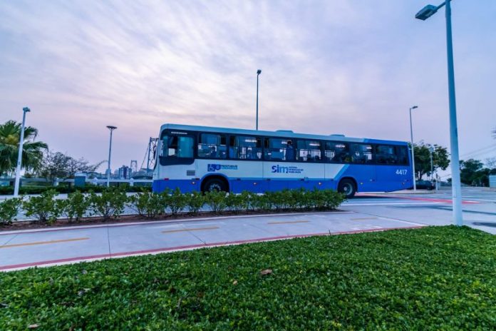 No primeiro turno, 62 mil pessoas utilizaram o ônibus gratuitamente – Foto: Guilherme Medeiros/PMF/ND