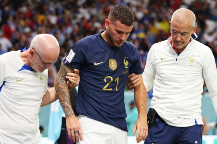 Titular da França sai lesionado e aumenta número de machucados na Seleção Francesa.