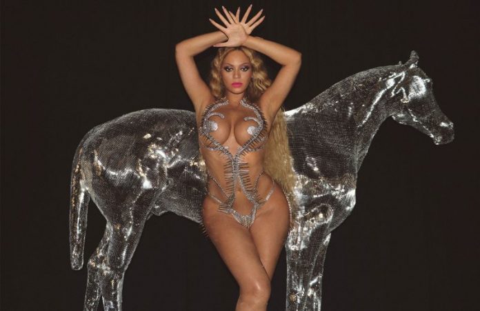 Colaboradora do "RENAISSANCE" recebe flores da Beyoncé agradecendo participação em filme 