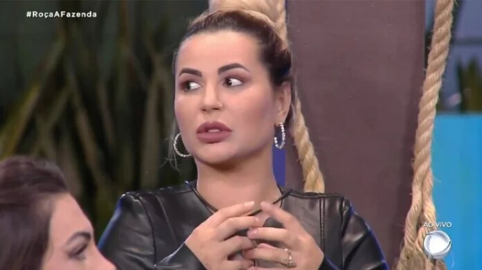 Jogo de Deolane em "A Fazenda" pode prejudicar sua popularidade?
