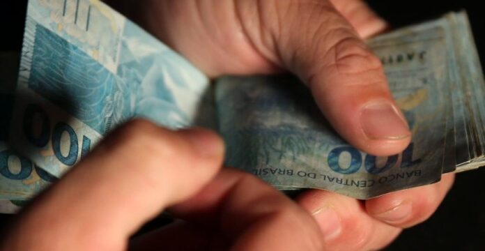62% das pessoas não registram o que gastam, aponta pesquisa