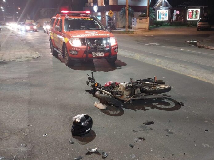 Acidente deixou motociclista gravemente ferida - Divulgação/Corpo de Bombeiros/ND