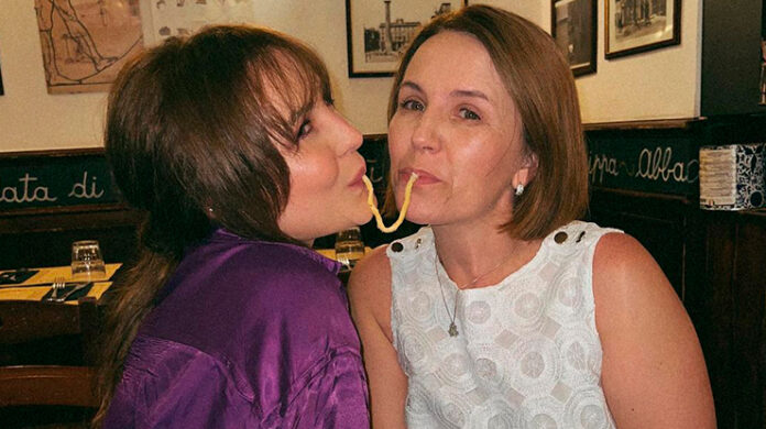 Mãe de Larissa Manoela dá unfollow na filha e enaltece ex da atriz