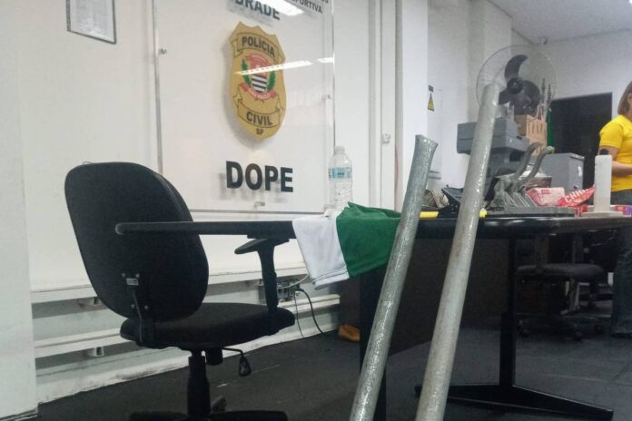 Corinthians x Palmeiras terá policiamento reforçado - 16/02/2023 - Cotidiano
