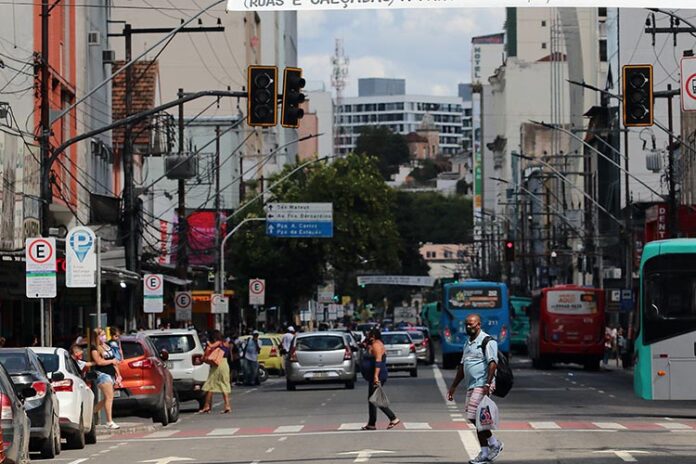 Linhas de ônibus que passam pela Av. Getúlio Vargas sofrem mudanças no itinerário