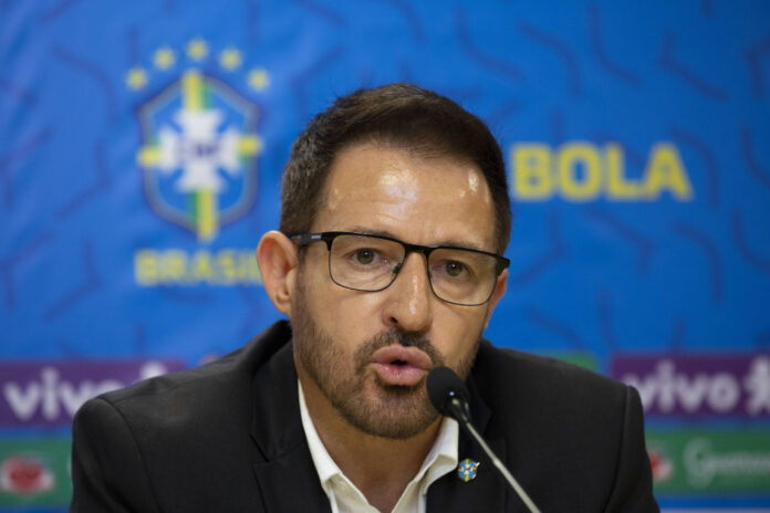 Ramon, técnico do Brasil, já foi chamado de 'QI de alface' - 17/02/2023 - O Mundo É uma Bola