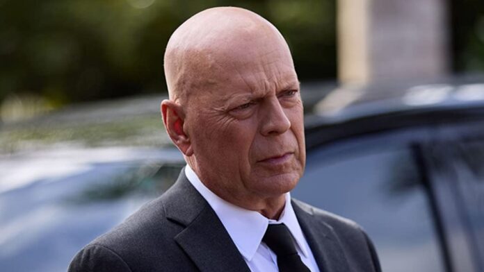 Bruce Willis em "Sobreviva ao Jogo" (2021) - Foto: Reprodução / IMDb