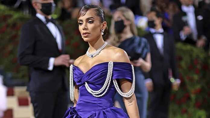 Giovanna Lancelotti veste look no "Baile da Vogue" já usado por Anitta