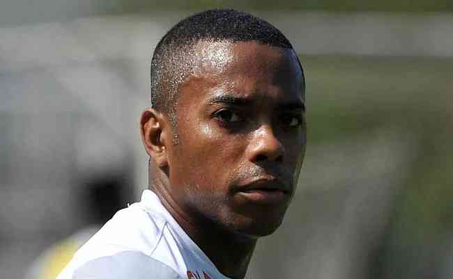 Advogado da vtima diz que Robinho busca 'pelo em ovo' Advogado da vtima diz que Robinho busca 'pelo em ovo' para evitar cadeia