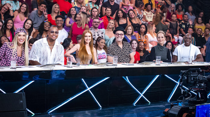 "Dança dos Famosos" estreia com Léo Santana e Lore Impreta no júri