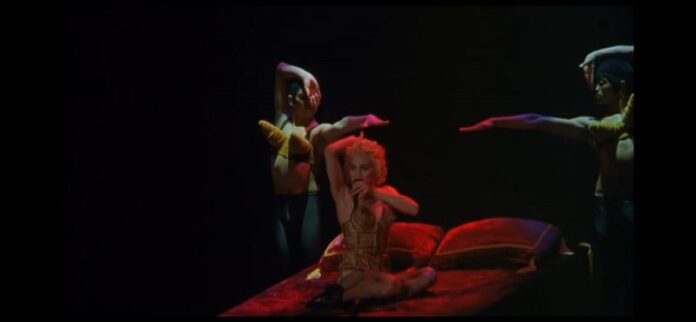 madonna-figurino-jean-paul-800x370.jpeg