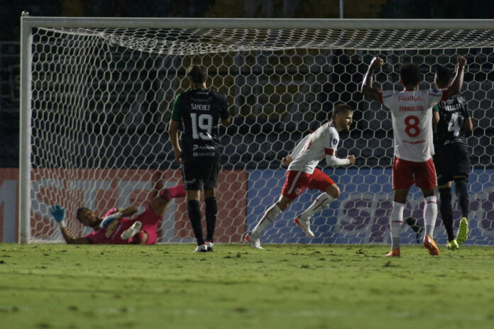 Bragantino goleia Oriente Petrolero e segue implacvel na Sul-Americana :: ogol.com.br