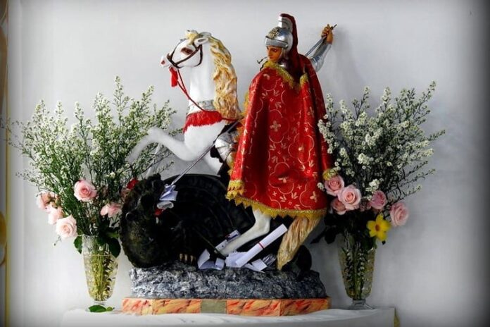 Fiéis celebram dia de São Jorge neste domingo