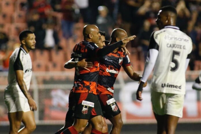 Ituano aproveita gol contra e estreia com vitria sobre o Ituano aproveita gol contra e estreia com vitria sobre o Cear :: ogol.com.br