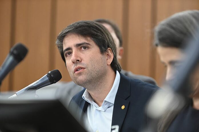 Baixa adesão a vacinas preocupa, diz secretário Fábio Baccheretti