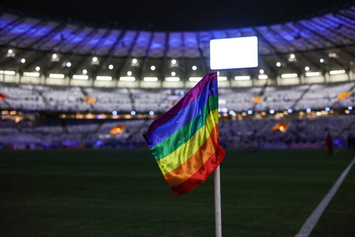 Casos de LGBTfobia no futebol crescem 76% - 17/05/2023 - Esporte