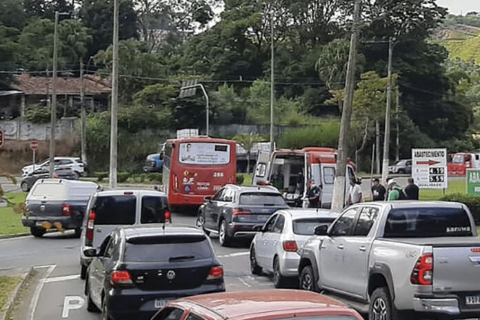 Ciclista atropelado perto do Parque da Lajinha segue internado em estado grave