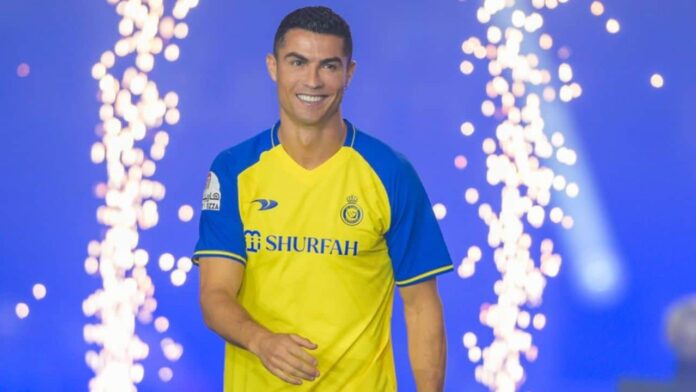 Cristiano Ronaldo posa para foto com ex-jogador do Grêmio