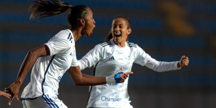 Cruzeiro bate Flamengo por 3 a 1 no Brasileiro Feminino
